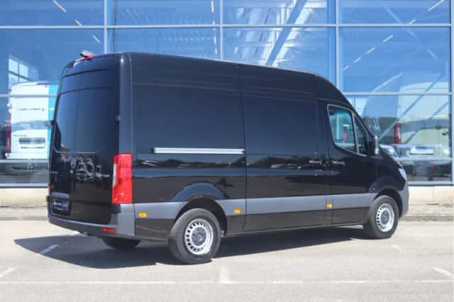 Mercedes-Benz Sprinter (2024) thumbnail 2