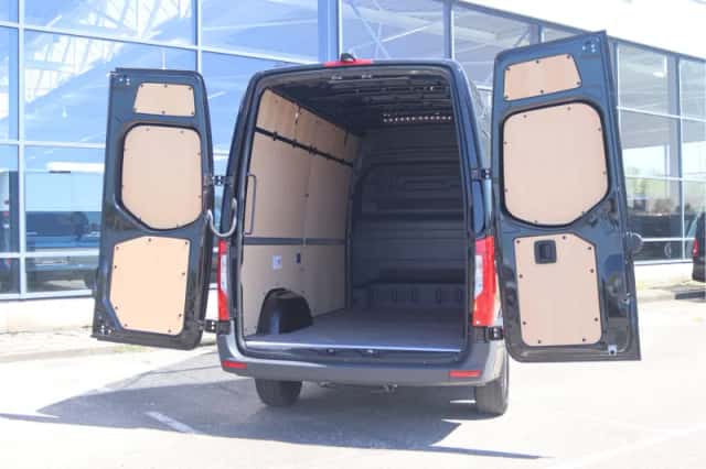 Mercedes-Benz Sprinter (2024) thumbnail 3