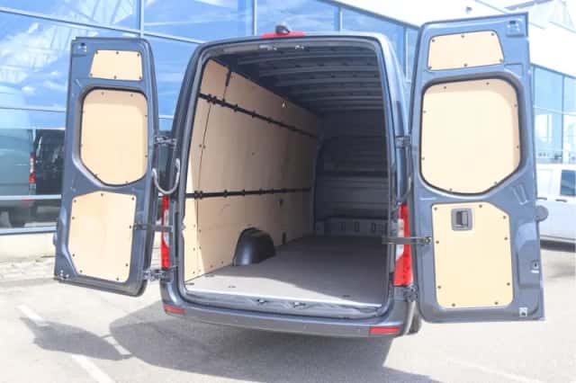 Mercedes-Benz Sprinter (2024) thumbnail 3