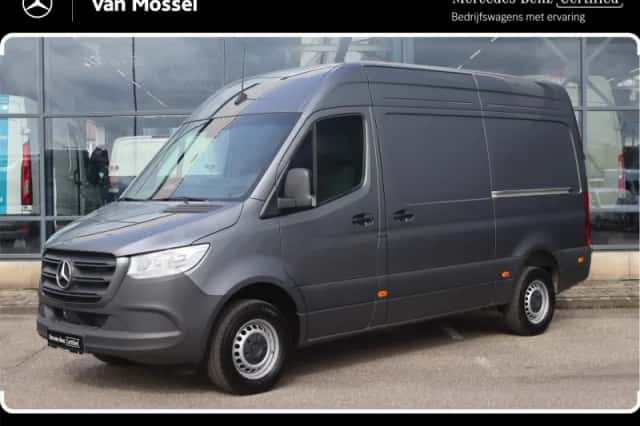 Mercedes-Benz Sprinter (2024) thumbnail 1