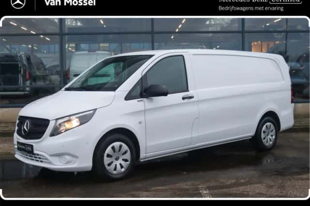 Mercedes-Benz Vito (2023) thumbnail 1