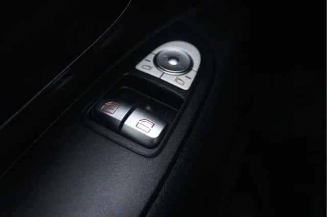 Mercedes-Benz Vito (2023) thumbnail 5