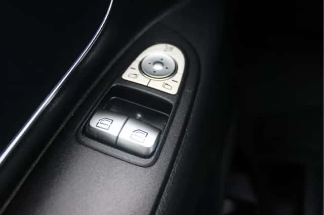 Mercedes-Benz Vito (2024) thumbnail 5