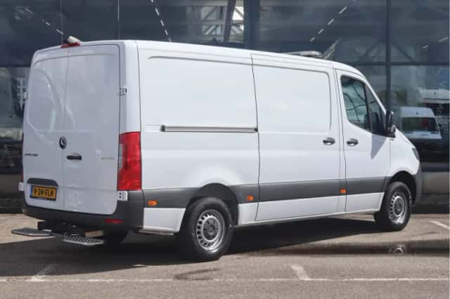 Mercedes-Benz Sprinter (2024) thumbnail 2