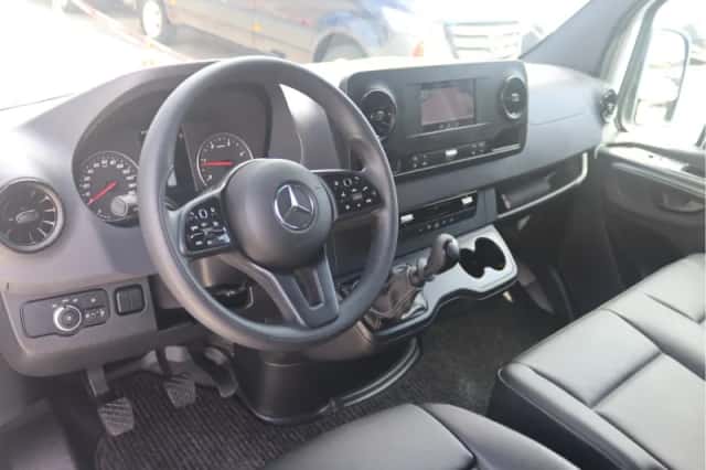 Mercedes-Benz Sprinter (2024) thumbnail 4