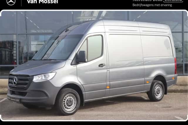 Mercedes-Benz Sprinter (2024) thumbnail 1