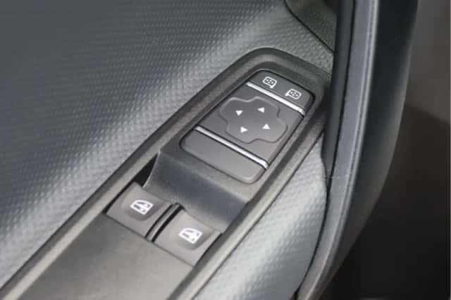 Mercedes-Benz eCitan (2023) thumbnail 5