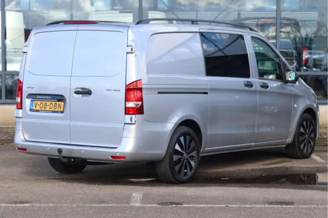 Mercedes-Benz Vito (2024) thumbnail 2
