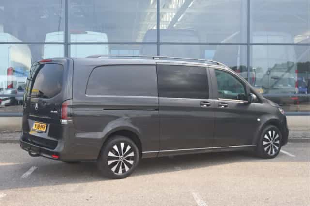 Mercedes-Benz Vito (2024) thumbnail 2