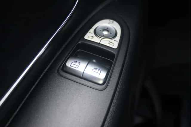 Mercedes-Benz Vito (2024) thumbnail 5
