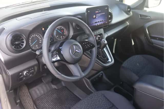 Mercedes-Benz eCitan (2025) thumbnail 4