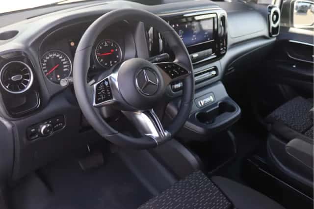 Mercedes-Benz Vito (2025) thumbnail 4