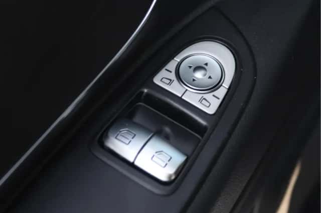 Mercedes-Benz Vito (2025) thumbnail 5