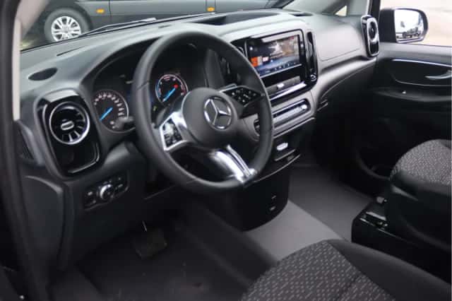Mercedes-Benz eVito (2026) thumbnail 5