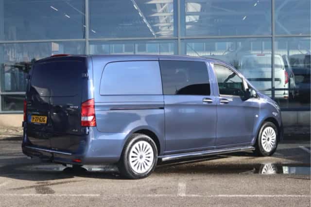 Mercedes-Benz Vito (2024) thumbnail 2