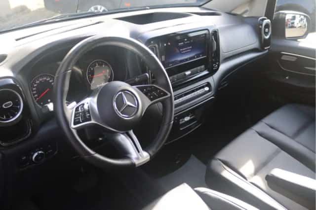 Mercedes-Benz Vito (2024) thumbnail 4