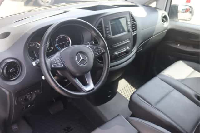 Mercedes-Benz eVito (2024) thumbnail 4