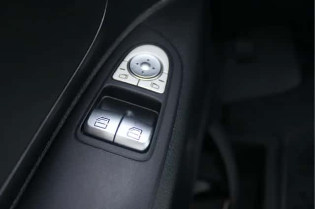 Mercedes-Benz eVito (2024) thumbnail 5