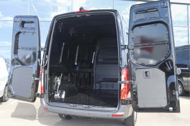 Mercedes-Benz Sprinter (2025) thumbnail 3