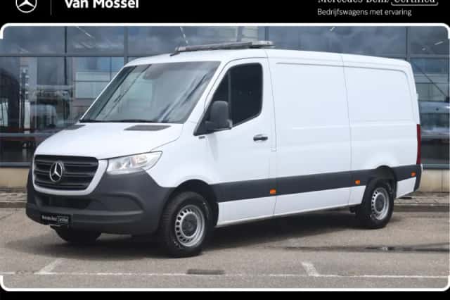 Mercedes-Benz Sprinter (2024) thumbnail 1