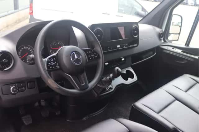 Mercedes-Benz Sprinter (2024) thumbnail 4