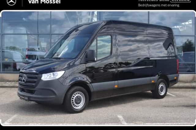 Mercedes-Benz Sprinter (2024) thumbnail 1