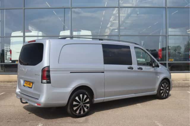 Mercedes-Benz Vito (2024) thumbnail 2