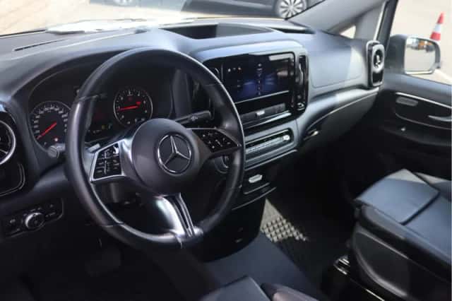 Mercedes-Benz Vito (2024) thumbnail 4