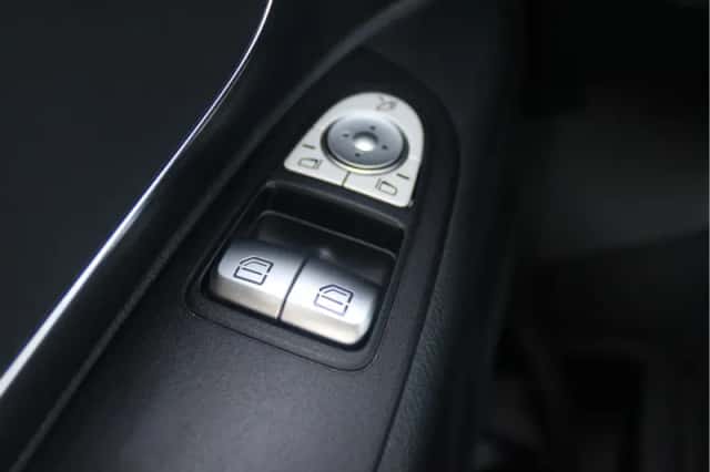 Mercedes-Benz Vito (2024) thumbnail 5