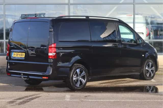 Mercedes-Benz Vito (2024) thumbnail 2