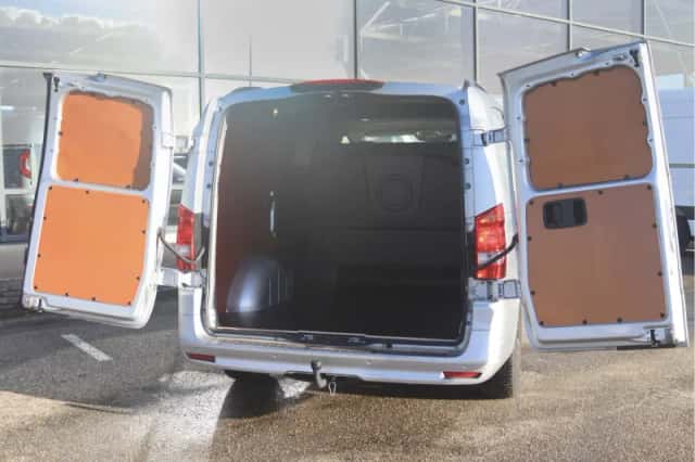Mercedes-Benz Vito (2024) thumbnail 3
