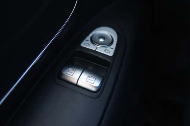 Mercedes-Benz Vito (2024) thumbnail 6