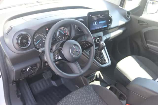 Mercedes-Benz eCitan (2026) thumbnail 4