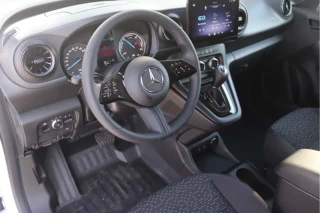 Mercedes-Benz eCitan (2026) thumbnail 4