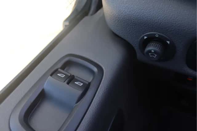 Ford Transit (2024) thumbnail 5