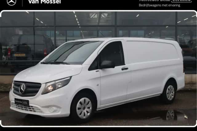 Mercedes-Benz Vito (2023) thumbnail 1