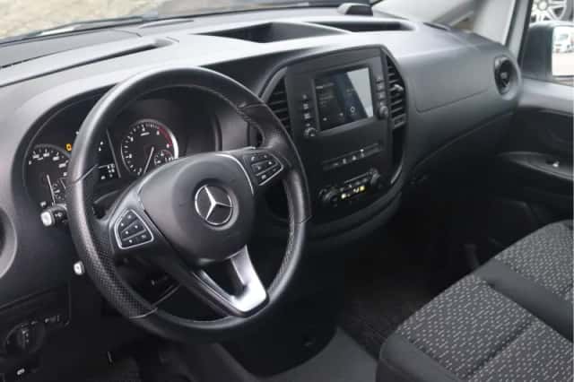 Mercedes-Benz Vito (2023) thumbnail 4