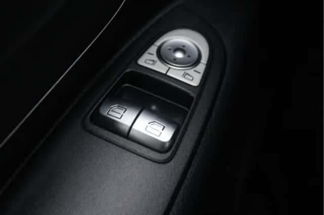 Mercedes-Benz Vito (2023) thumbnail 5
