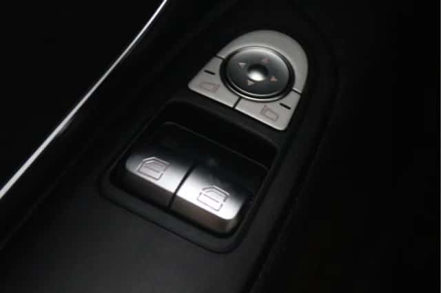 Mercedes-Benz Vito (2024) thumbnail 5