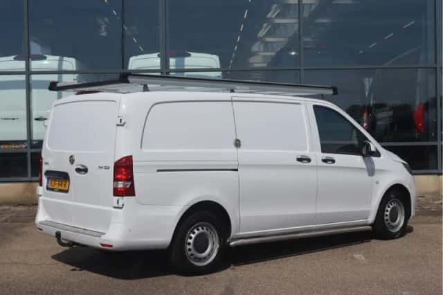 Mercedes-Benz Vito (2021) thumbnail 2