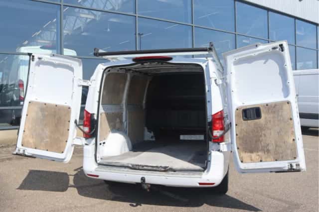Mercedes-Benz Vito (2021) thumbnail 3