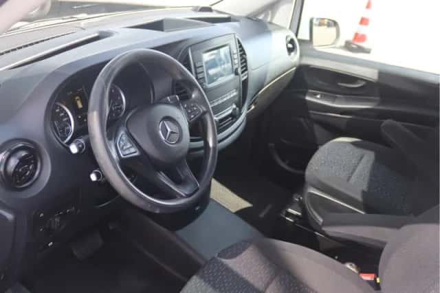 Mercedes-Benz Vito (2021) thumbnail 4