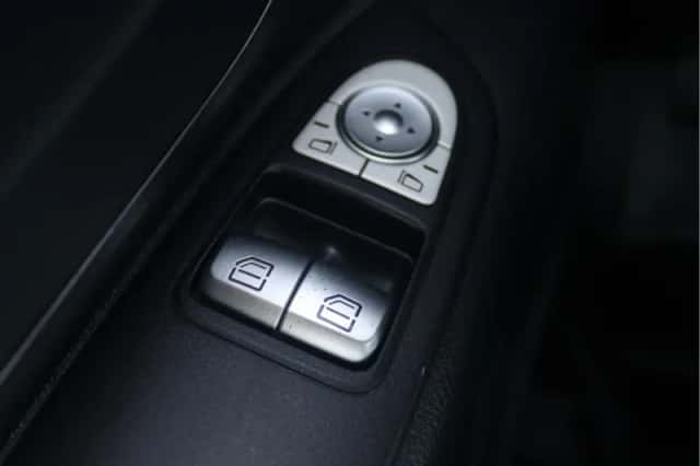 Mercedes-Benz Vito (2021) thumbnail 5