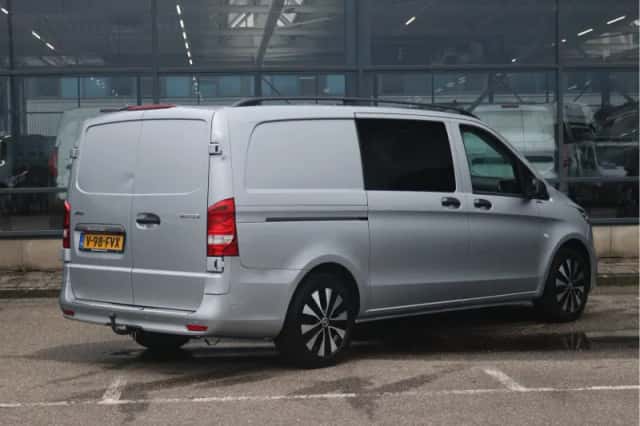 Mercedes-Benz Vito (2024) thumbnail 2
