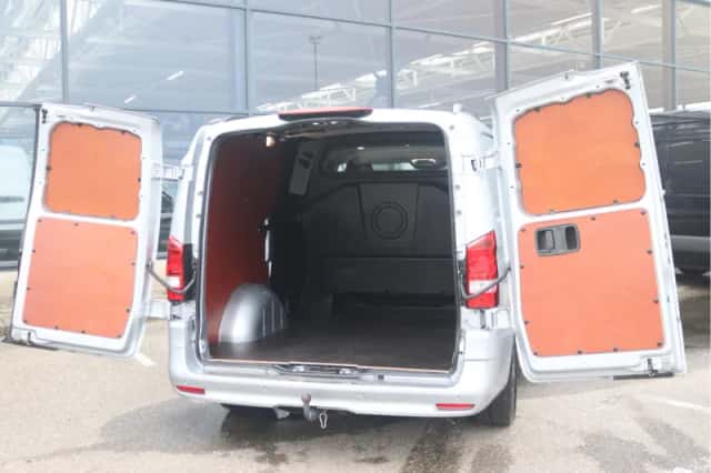 Mercedes-Benz Vito (2024) thumbnail 3
