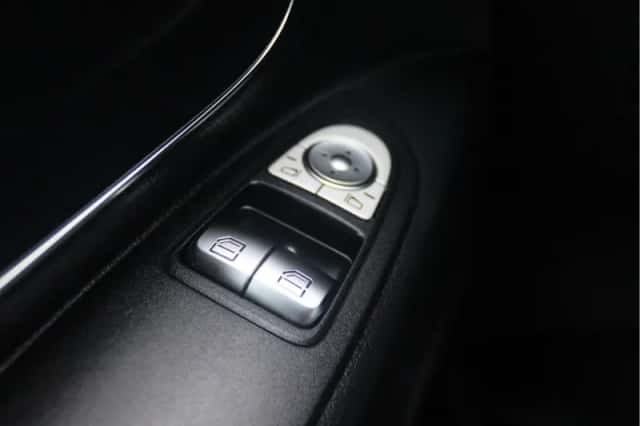 Mercedes-Benz Vito (2024) thumbnail 6