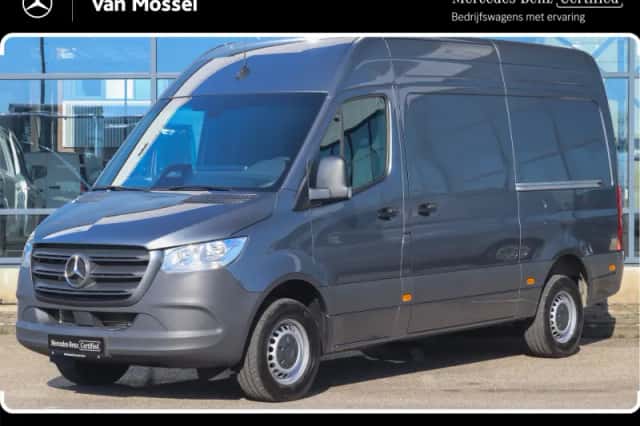 Mercedes-Benz Sprinter (2024) thumbnail 1