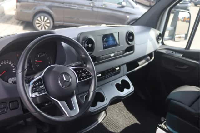 Mercedes-Benz Sprinter (2023) thumbnail 4