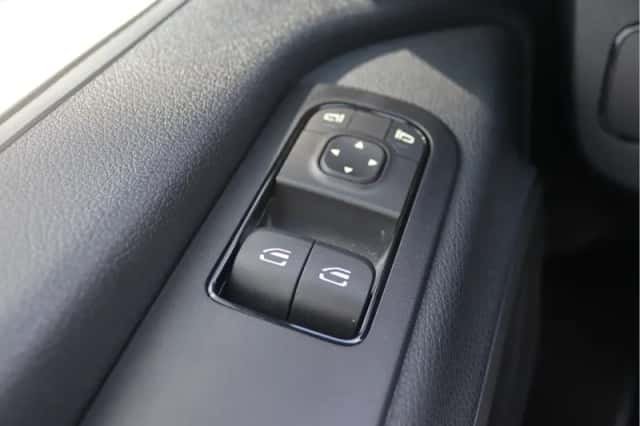 Mercedes-Benz Sprinter (2023) thumbnail 6