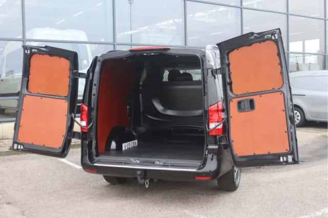 Mercedes-Benz Vito (2024) thumbnail 3